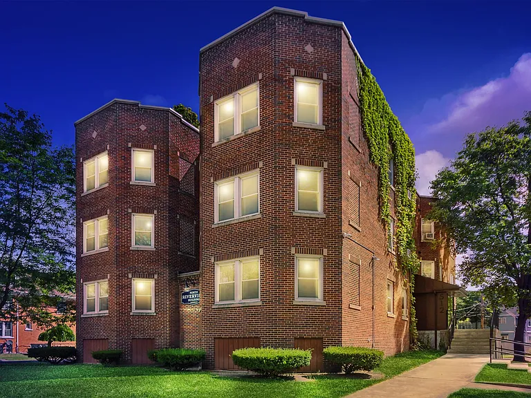 512 S Chicago Ave — Photo 2