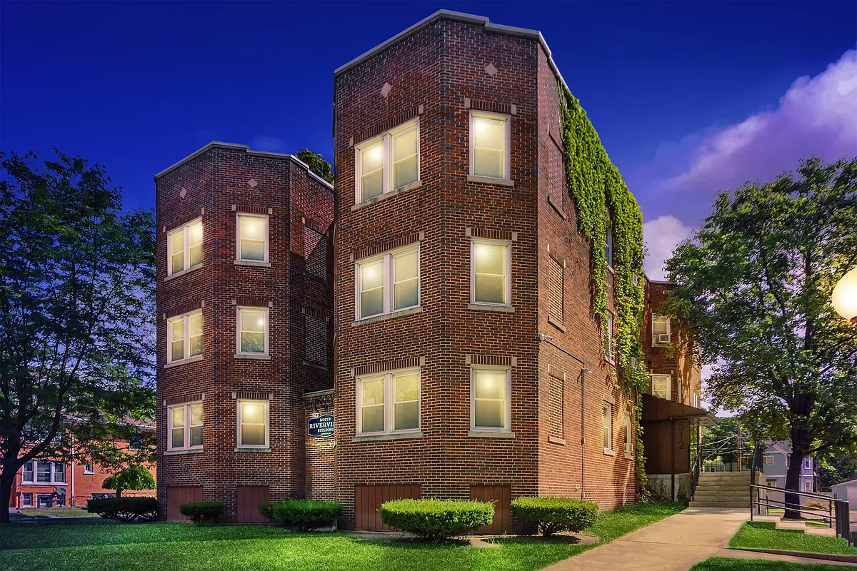 Building Photo - 512 S Chicago Ave