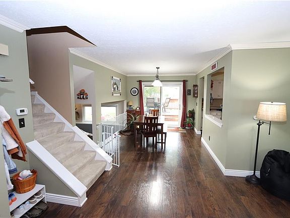 4th image of 3682 Carlisle Dr
