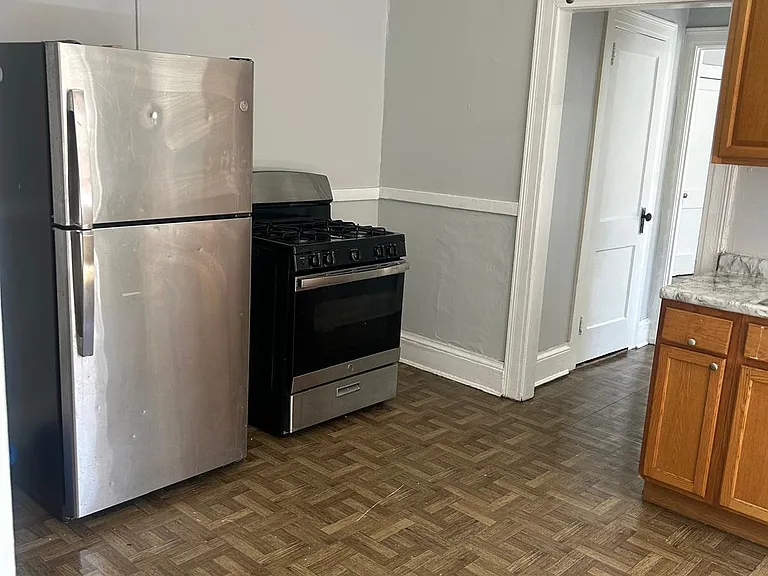 27 Mortson St #3W — Photo 1