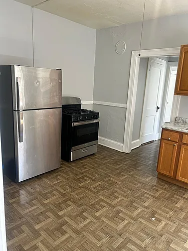 27 Mortson St Photo 1