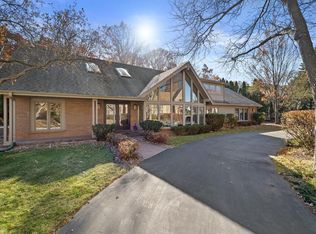 121 W Ravine Baye Rd, Bayside, WI 53217