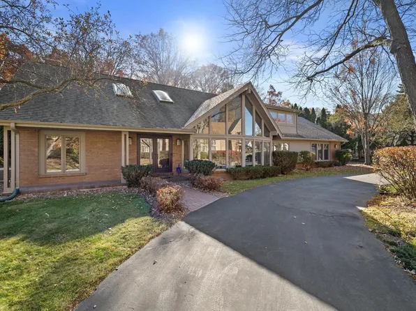 121 West Ravine Baye ROAD, Bayside, WI 53217