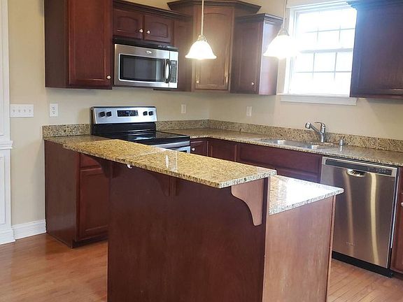 5th image of 126 Tuscany Ln