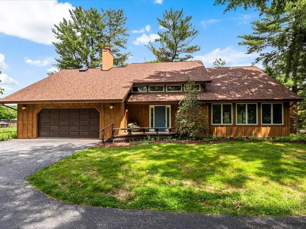 513 Matthews Ln, Waterloo, IL 62298