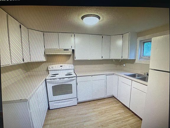 2nd image of 3037 Springs Blvd #2