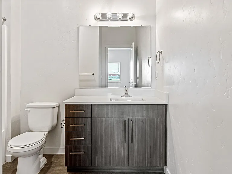 Quail Point Apartments — Photo 46
