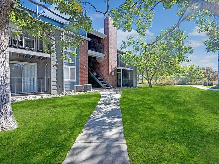 Summit Riverside Apartments — Photo 31