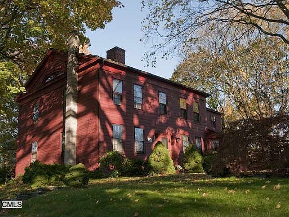 4th image of 68 Strawberry Hill Ave