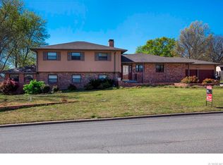 4413 Woodland Rd, Bartlesville, OK 74006