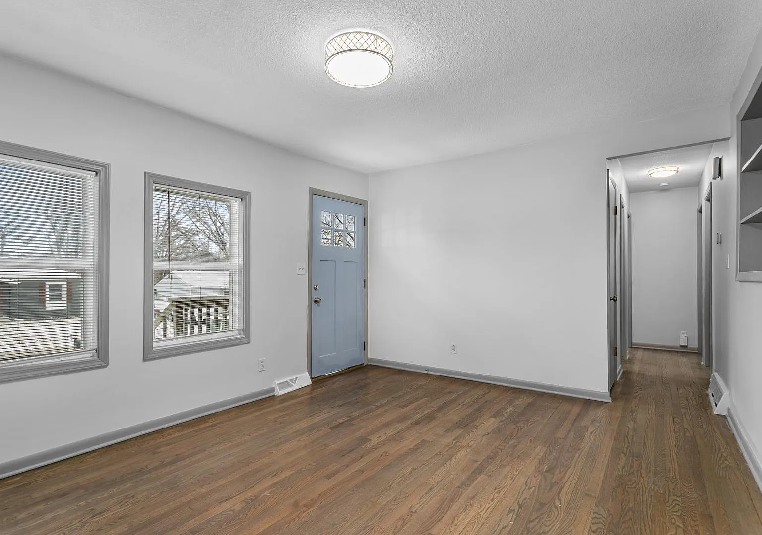 4 bed, 1.5 bath, 1250 sqft, $1,950 — Photo 3