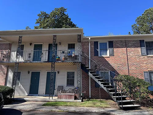 436 Hill St Photo 1