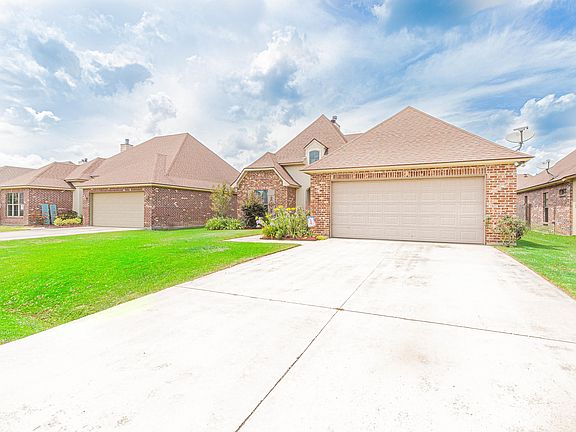 3rd image of 105 Gunter Grass Ct
