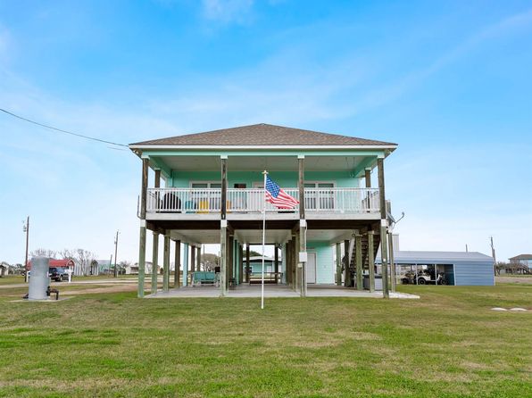 155 Lou Lou Ln E, Palacios, TX 77465