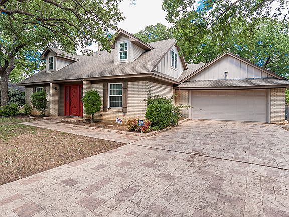 4th image of 804 Chaparral Ct