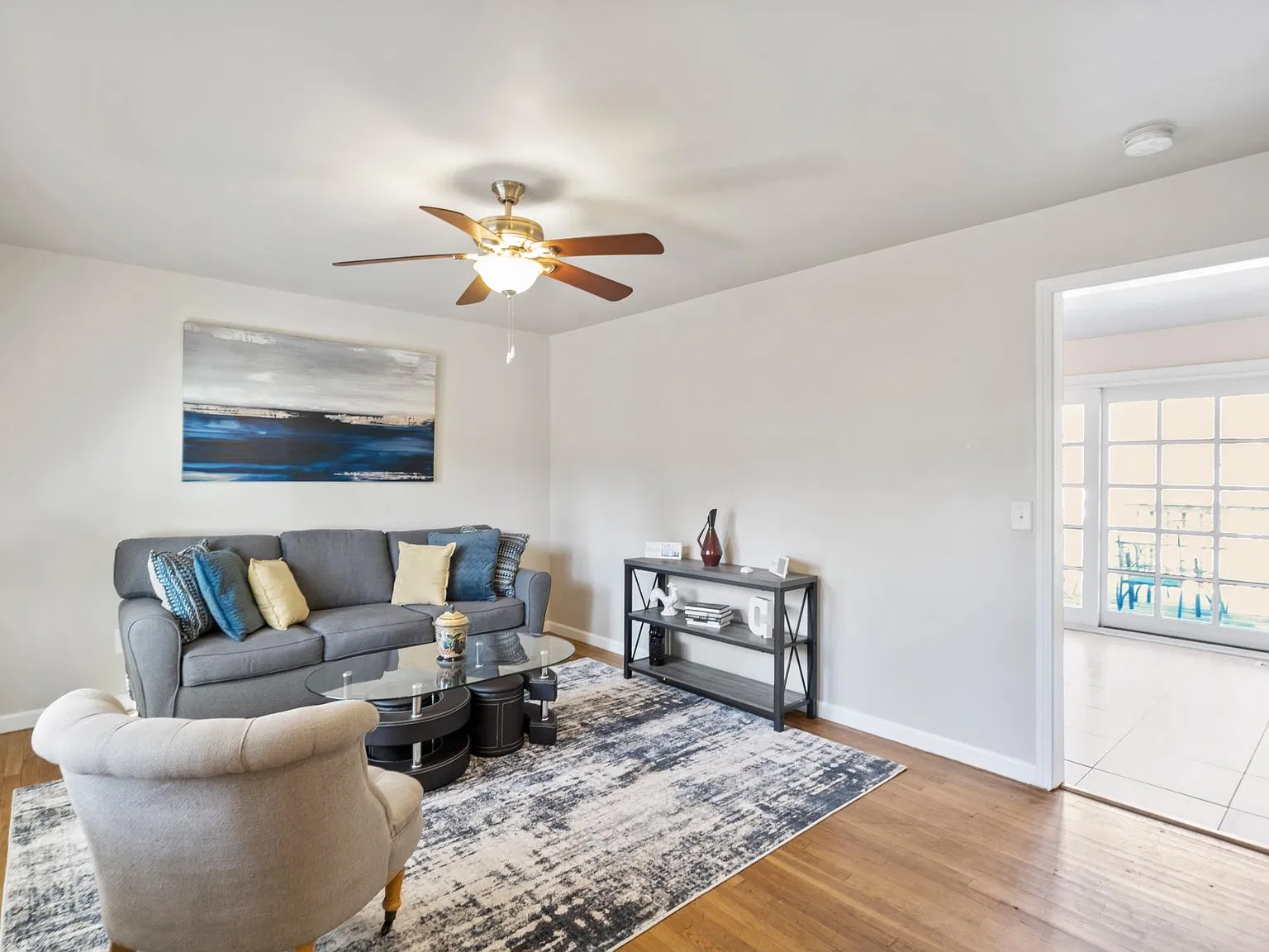 4 bed, 1652 sqft, $2,486 — Photo 3
