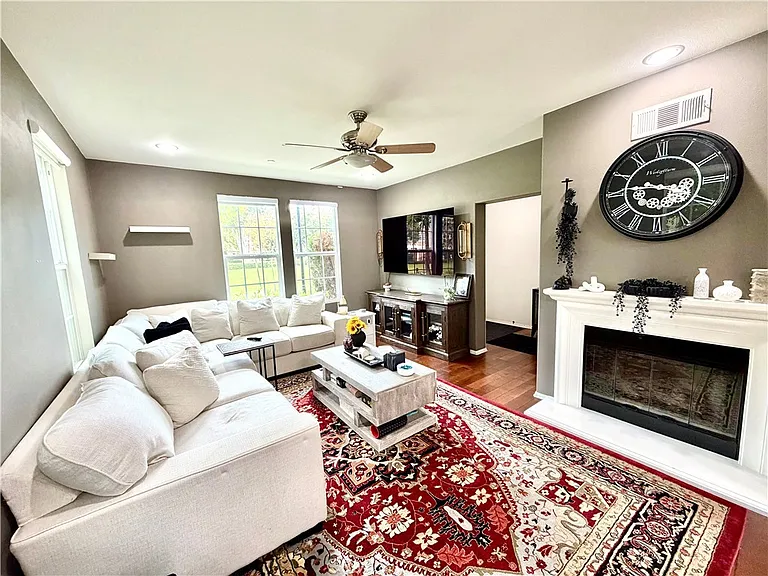 15205 Calverton Way — Photo 2