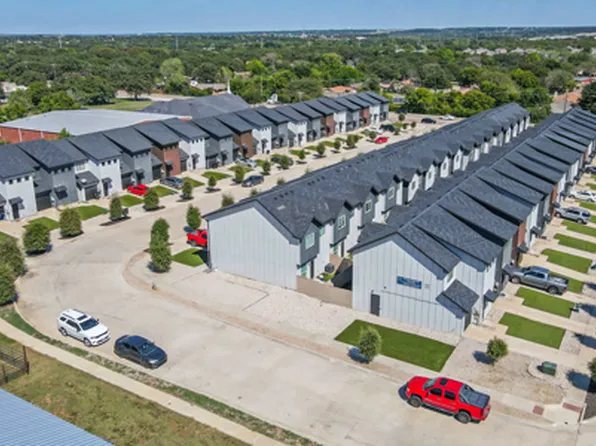 3311 Heritage Ln, Fort Worth, TX 76140