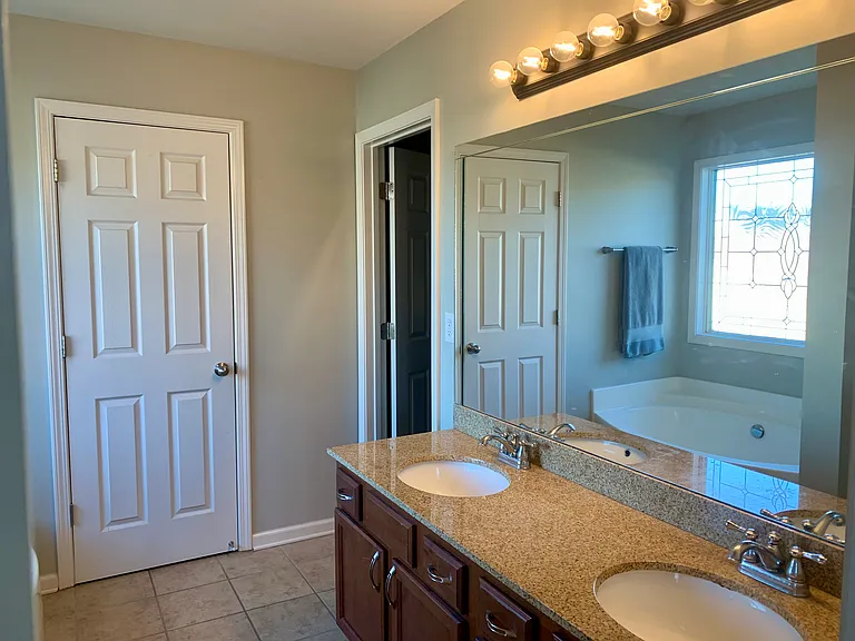 114 Walden Cv — Photo 11