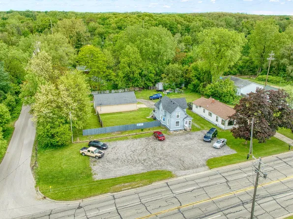 2716 Page Ave, Jackson, MI 49203
