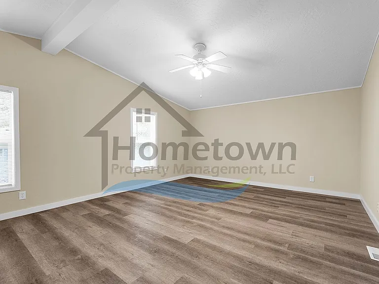 60 Short Dr — Photo 21