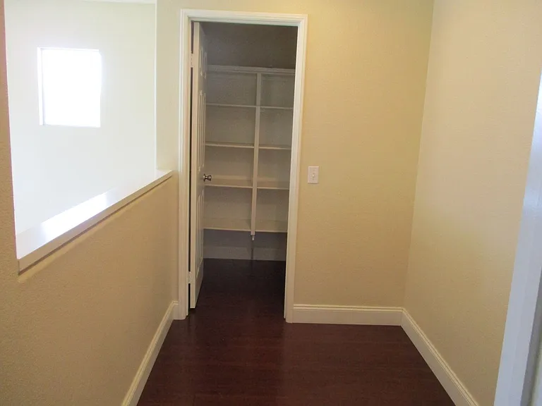 1411 Livingston St — Photo 10