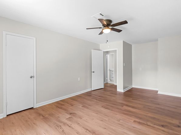 1403 Marilyn St, Conroe, TX 77301
