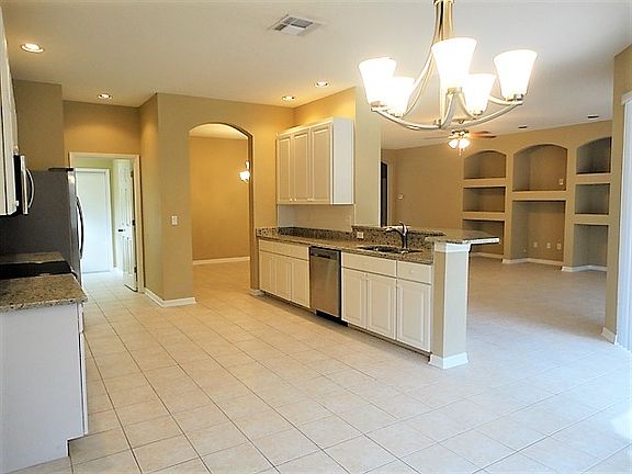 5th image of 12425 Riverglen Dr