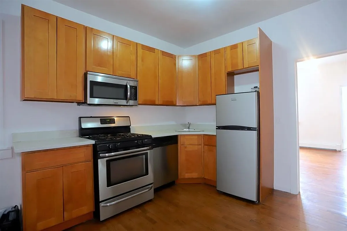 79 Beacon Avenue 2