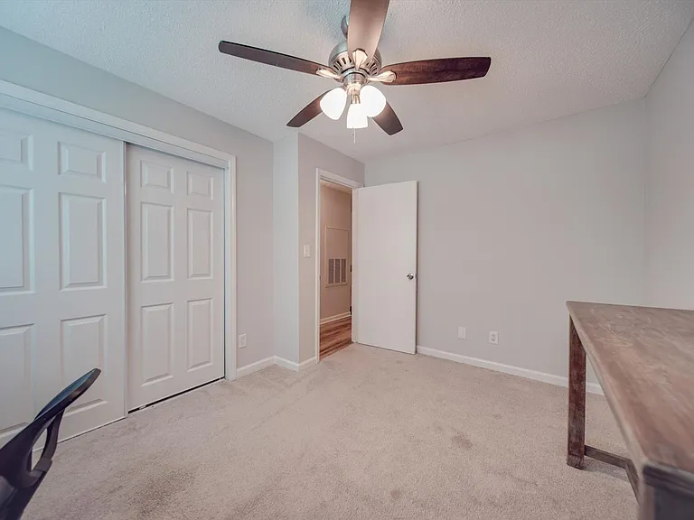 1052 Churchill Downs Ct #I — Photo 20