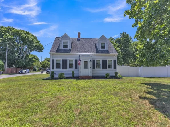 785 Buffinton St, Somerset, MA 02726