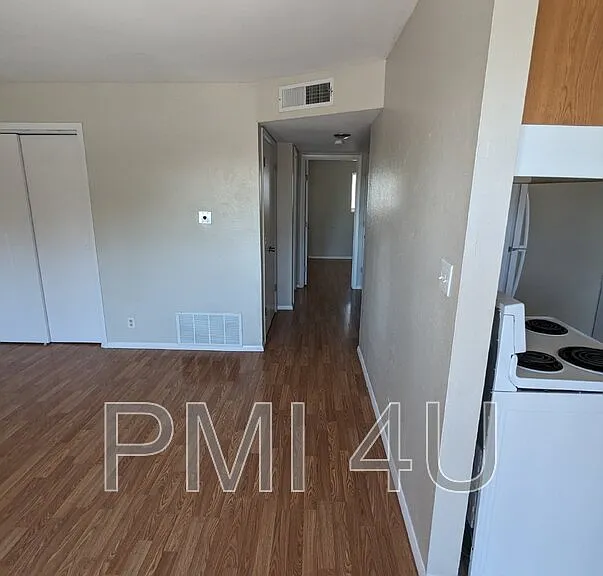 12409 Manitoba Dr NE #B — Photo 22