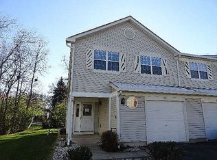 613 Buckskin Ln, Carpentersville, IL