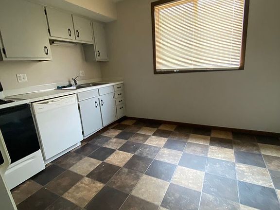 3rd image of 4520 Baldwin Ave #2