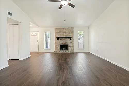 1606 Valley View Ln Photo 1