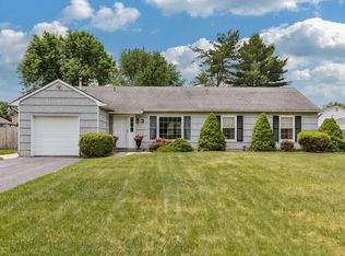 3 Old Monmouth Dr, Manalapan, NJ 07726