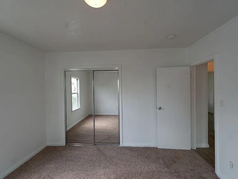 8019 8049 1/2 Alameda St — Photo 17