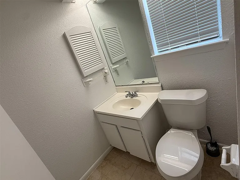 10519 Kirkglen Dr — Photo 13