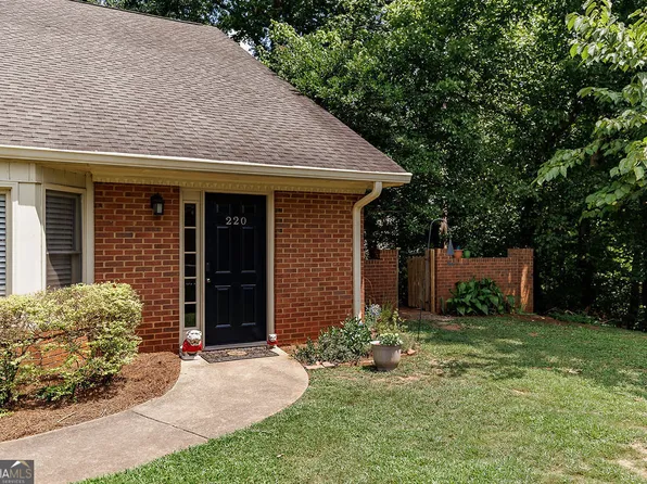 220 Eaglewood Ct, Athens, GA 30606