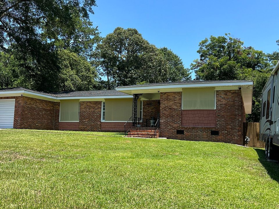 1st image of 310 Forest Hill Dr