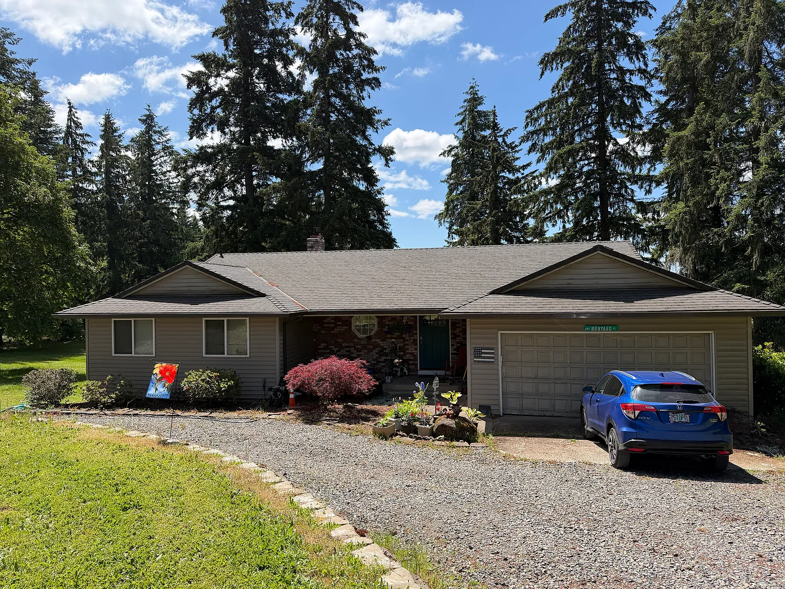 4 bed, 2.5 bath, 2995 sqft, $1,200 — Photo 1