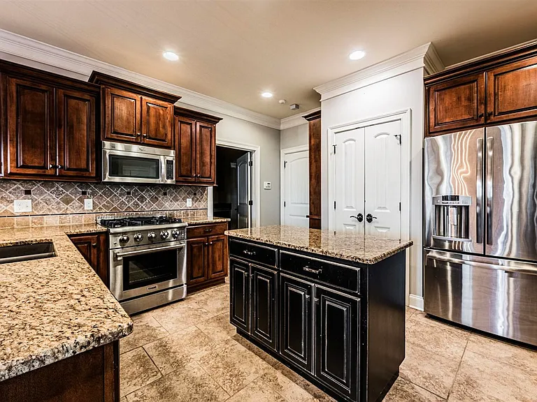 730 Bennington Park Dr — Photo 12