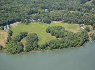 11 S Freeport Rd, Freeport, ME 04032