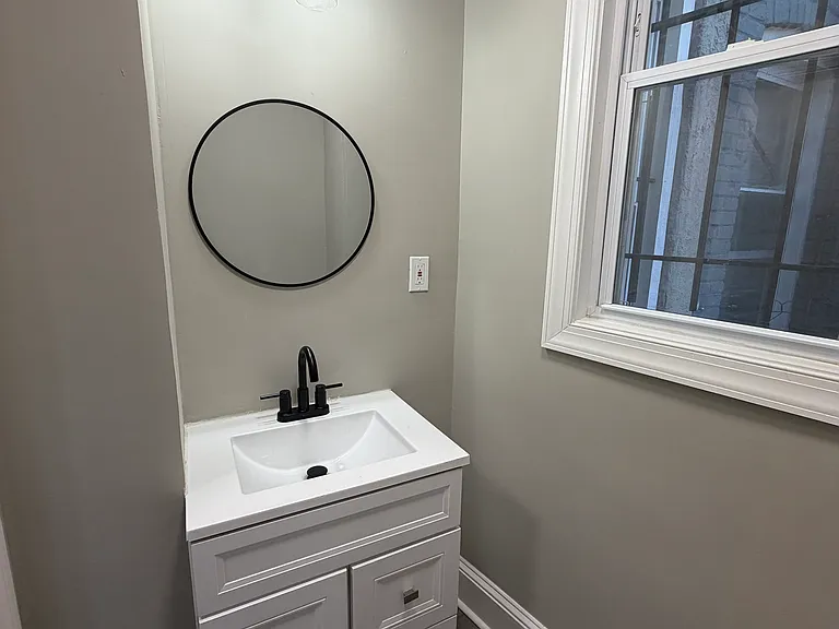 2817 Winchester St — Photo 9