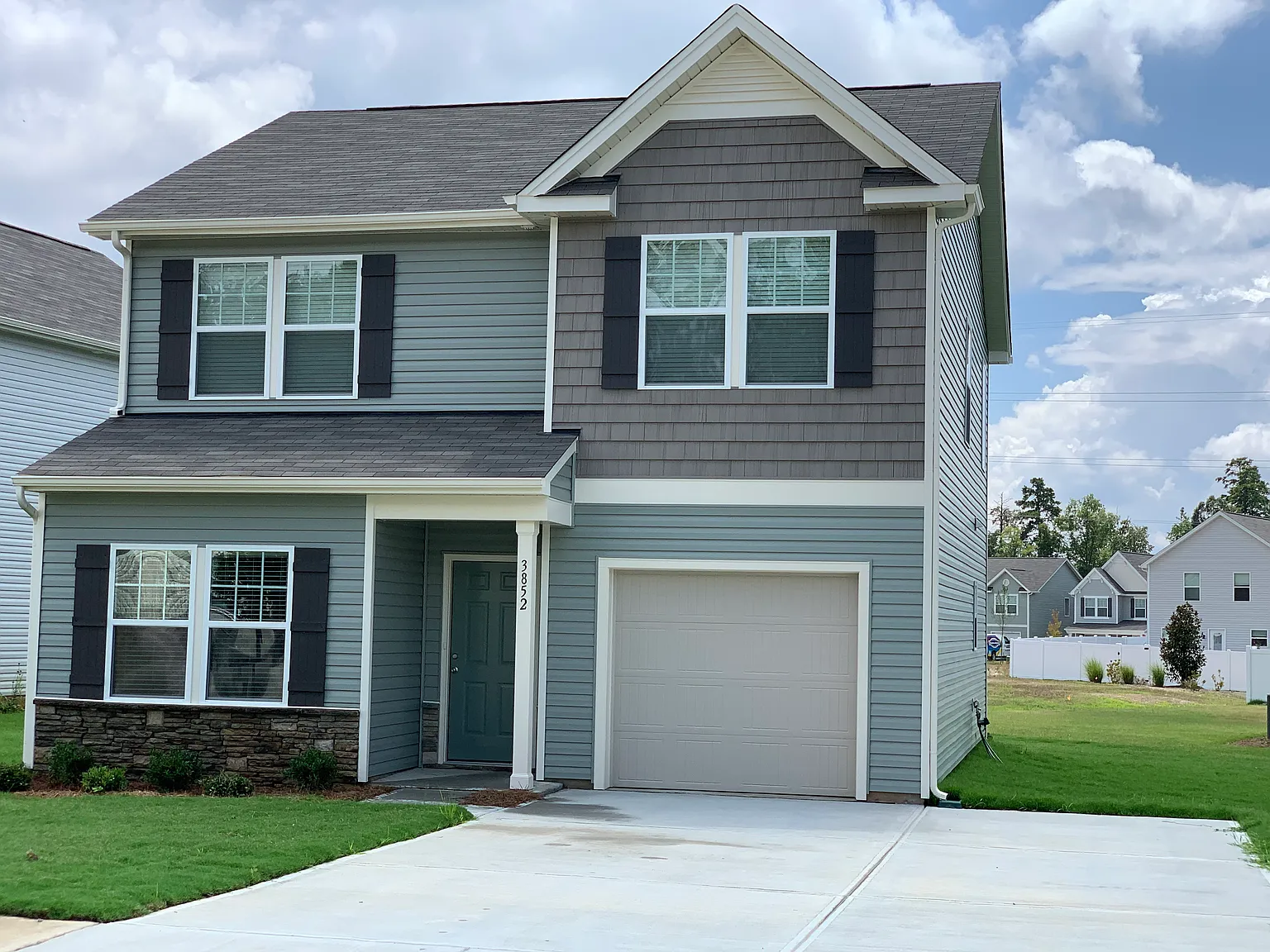 3 bed, 1703 sqft, $1,995 — Photo 2