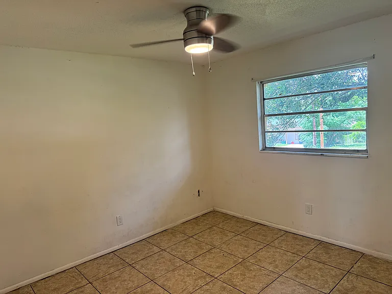 135 Lake Harriet Dr — Photo 10