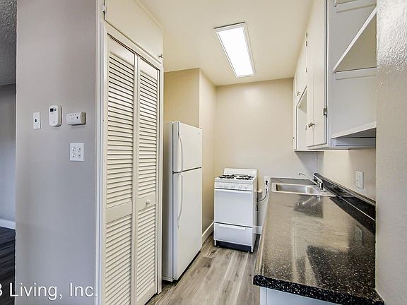 2nd image of 593 Saratoga Ave APT 3