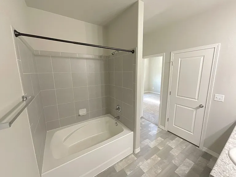 2053 Alperton Hts — Photo 26