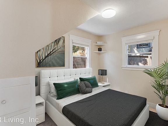 3rd image of 332 Waverley St #1