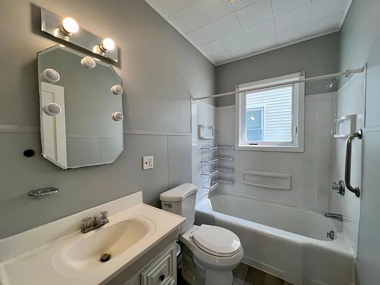 833 Main St #2F — Photo 9